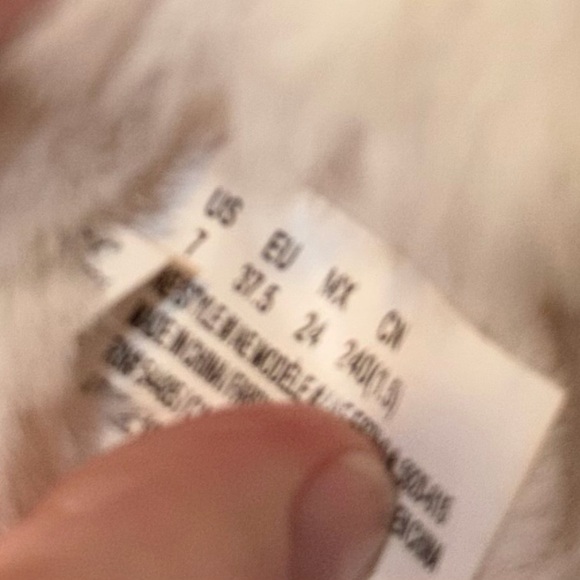 American Eagle Cozy Pink Smiley Face Slippers - Picture 3 of 5